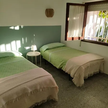 Agradable Familiar Hotell *